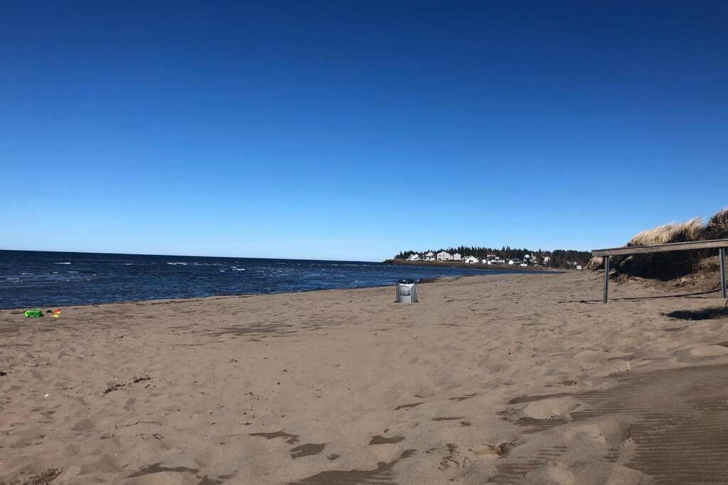 Cozy Chalet Near The Beach Shediac Bagian luar foto