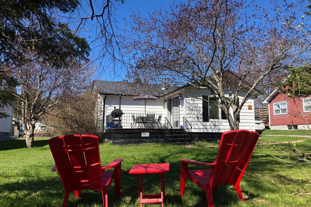 Cozy Chalet Near The Beach Shediac Bagian luar foto