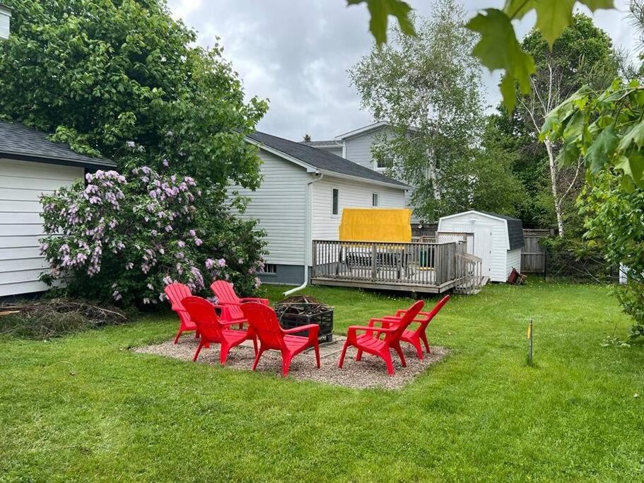 Cozy Chalet Near The Beach Shediac Bagian luar foto