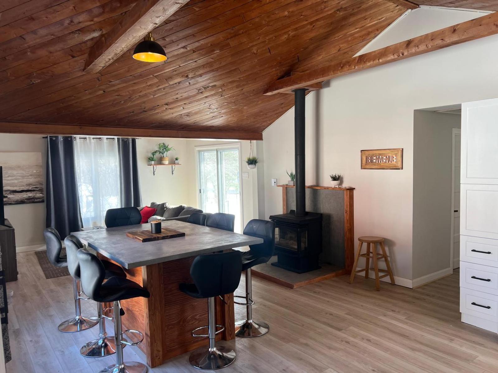 Cozy Chalet Near The Beach Shediac Bagian luar foto