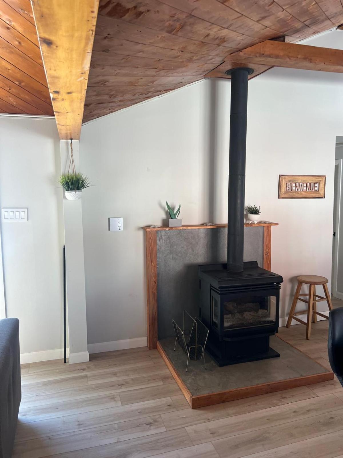 Cozy Chalet Near The Beach Shediac Bagian luar foto